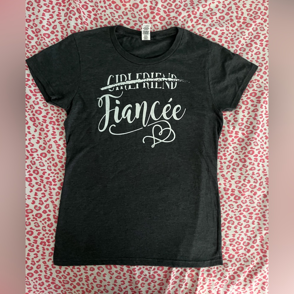 Girlfriend to fiancée t-shirt - engaged t-shirt